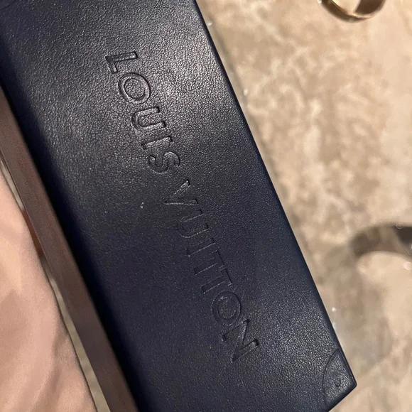 Louis Vuitton Black Sunglasses with Gold Details - Picture 10 of 11